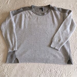 EUC Quinn grey cashmere boxy sweater